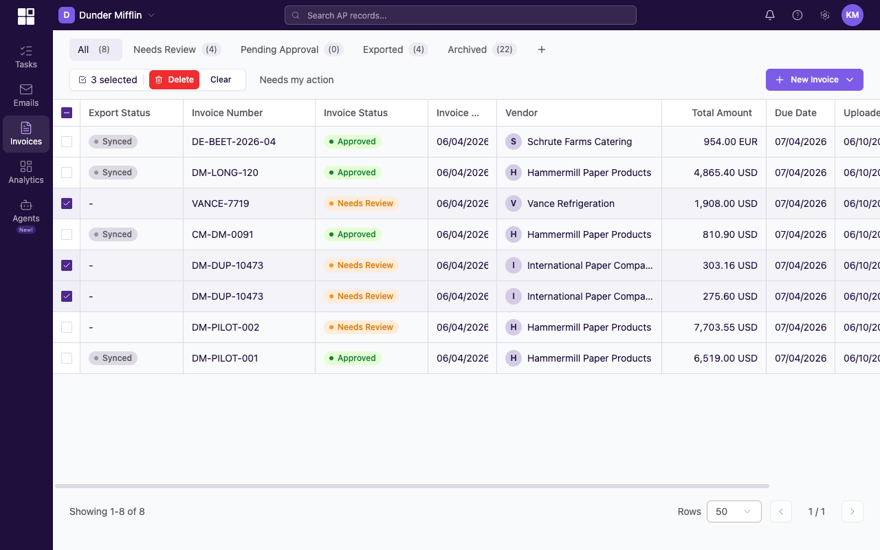 Invoices list with multiple invoices selected, showing the bulk action bar with Validate, Reject, and Delete buttons